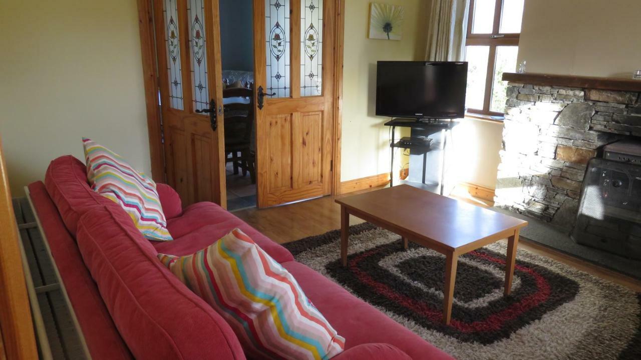 Heatherhill Farm Cottage In Letterfrack Beside Connemara National Park Bagian luar foto