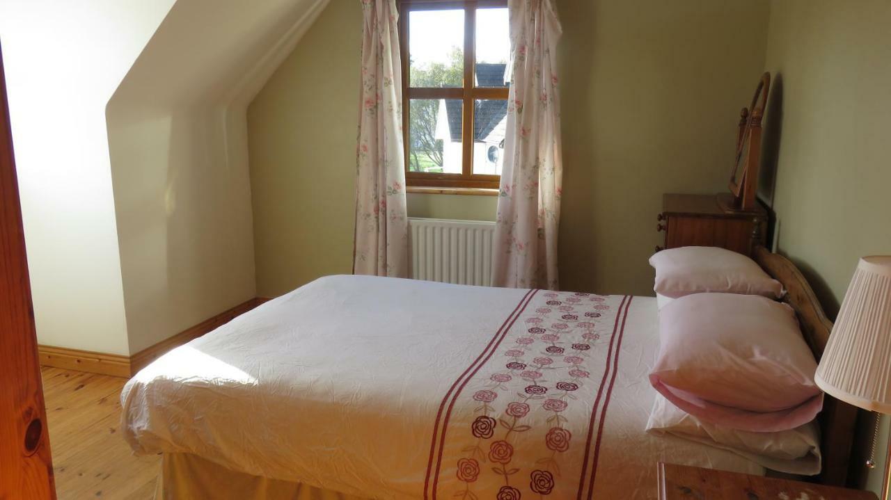 Heatherhill Farm Cottage In Letterfrack Beside Connemara National Park Bagian luar foto