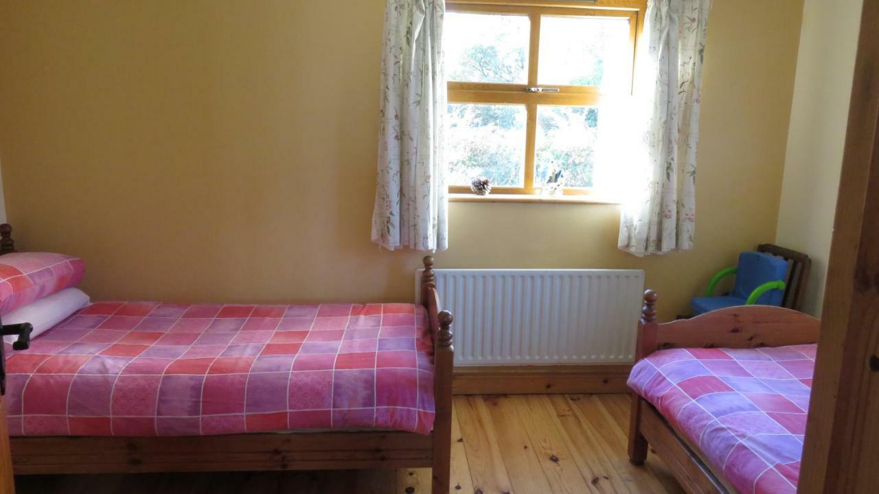 Heatherhill Farm Cottage In Letterfrack Beside Connemara National Park Bagian luar foto